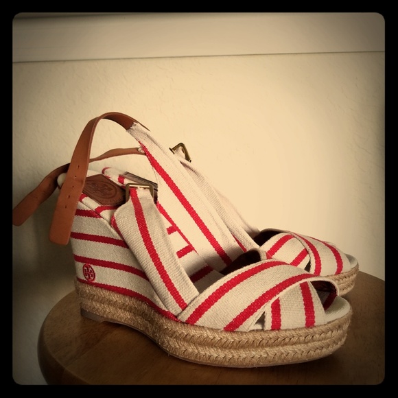 TORY BURCH BRAND NEW size 9 &amp; 1/2 Heels beautiful